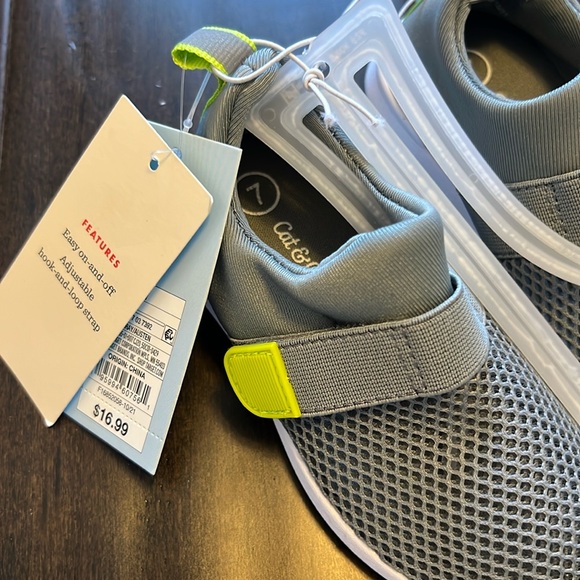 NWT Cat and Jack Toddlers Gender Neutral Austen Water Swim shoes in gray! - Picture 9 of 9
